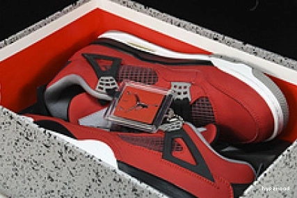 Hyperoad Toro Bravo Retro Jordan 4 0815